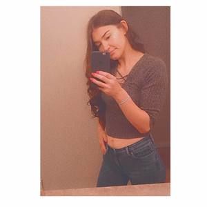 Meet your Posher, Isabelle